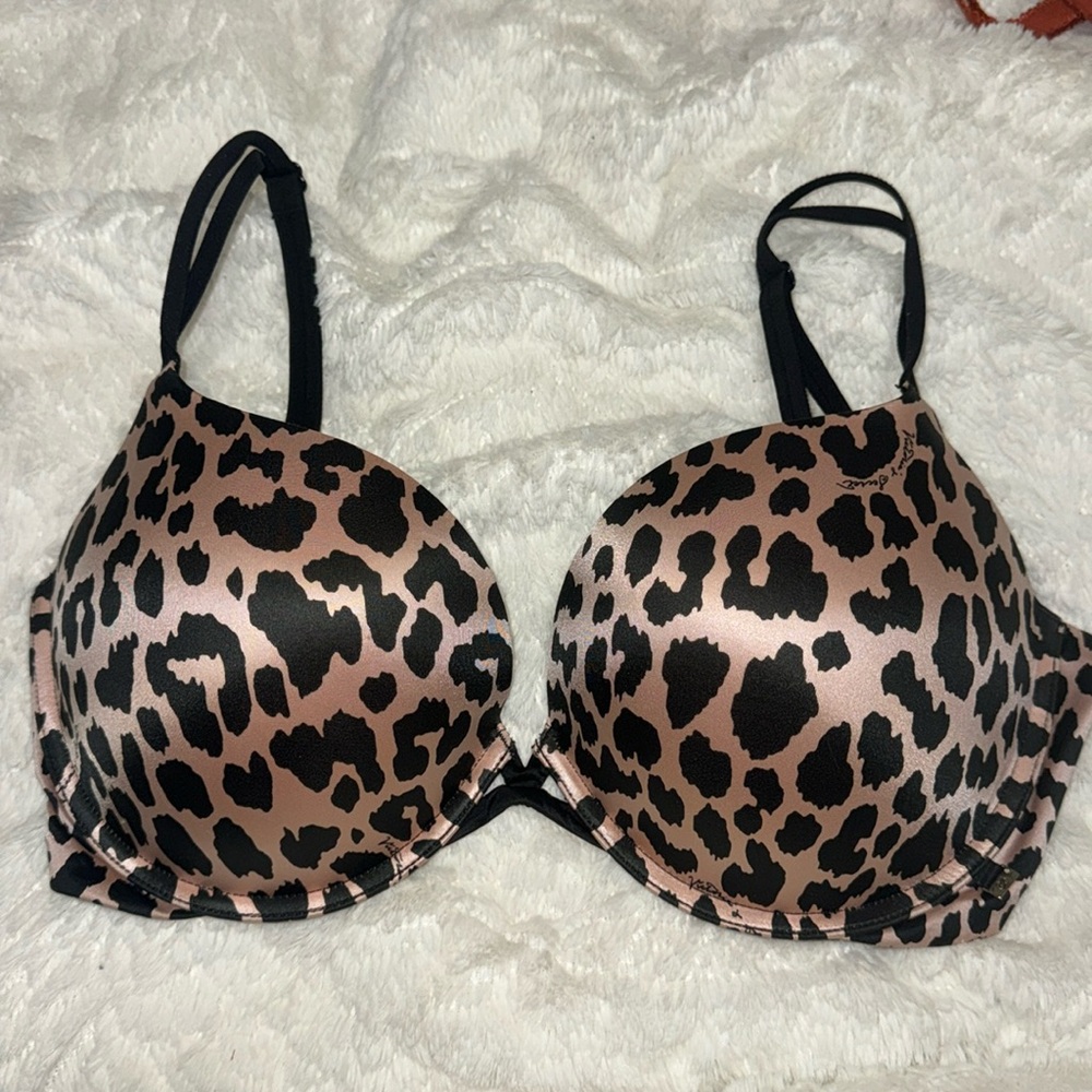 Victorias Secret Very Sexy Push Up 34DDD Bra